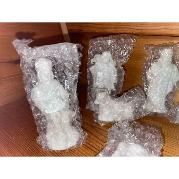 Vintage Bisque Nativity Set White Unopened Pieces - Picture 4 of 7